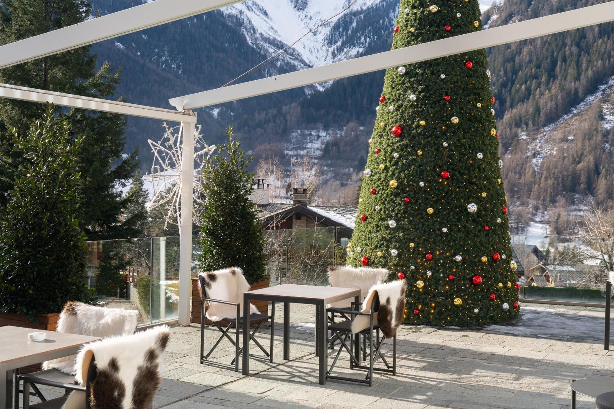 Grand Hotel Courmayeur Mont Blanc, By R Collection Hotels Eksteriør bilde