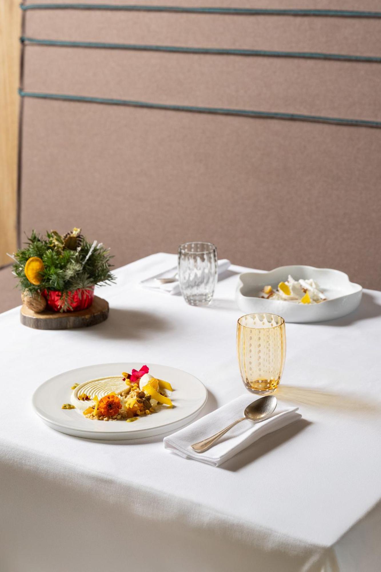 Grand Hotel Courmayeur Mont Blanc, By R Collection Hotels Eksteriør bilde