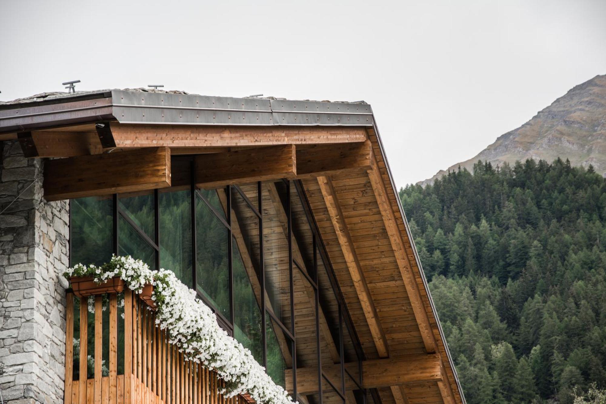 Grand Hotel Courmayeur Mont Blanc, By R Collection Hotels Eksteriør bilde